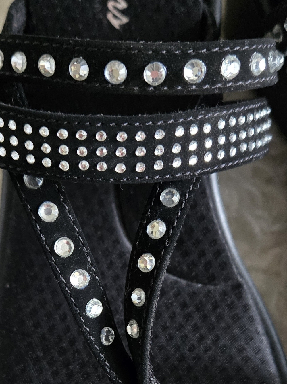 Skechers Black Rhinestone Wedge Thong Sandals - Size 9 - Picture 8 of 9